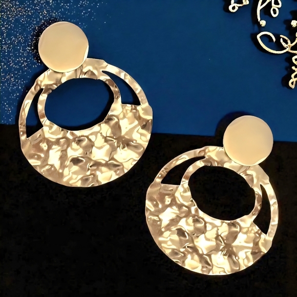 ποΈHammered Statement Circle Earrings 18K Gold Plated Stainless Steel Bold Chic - Picture 4 of 12